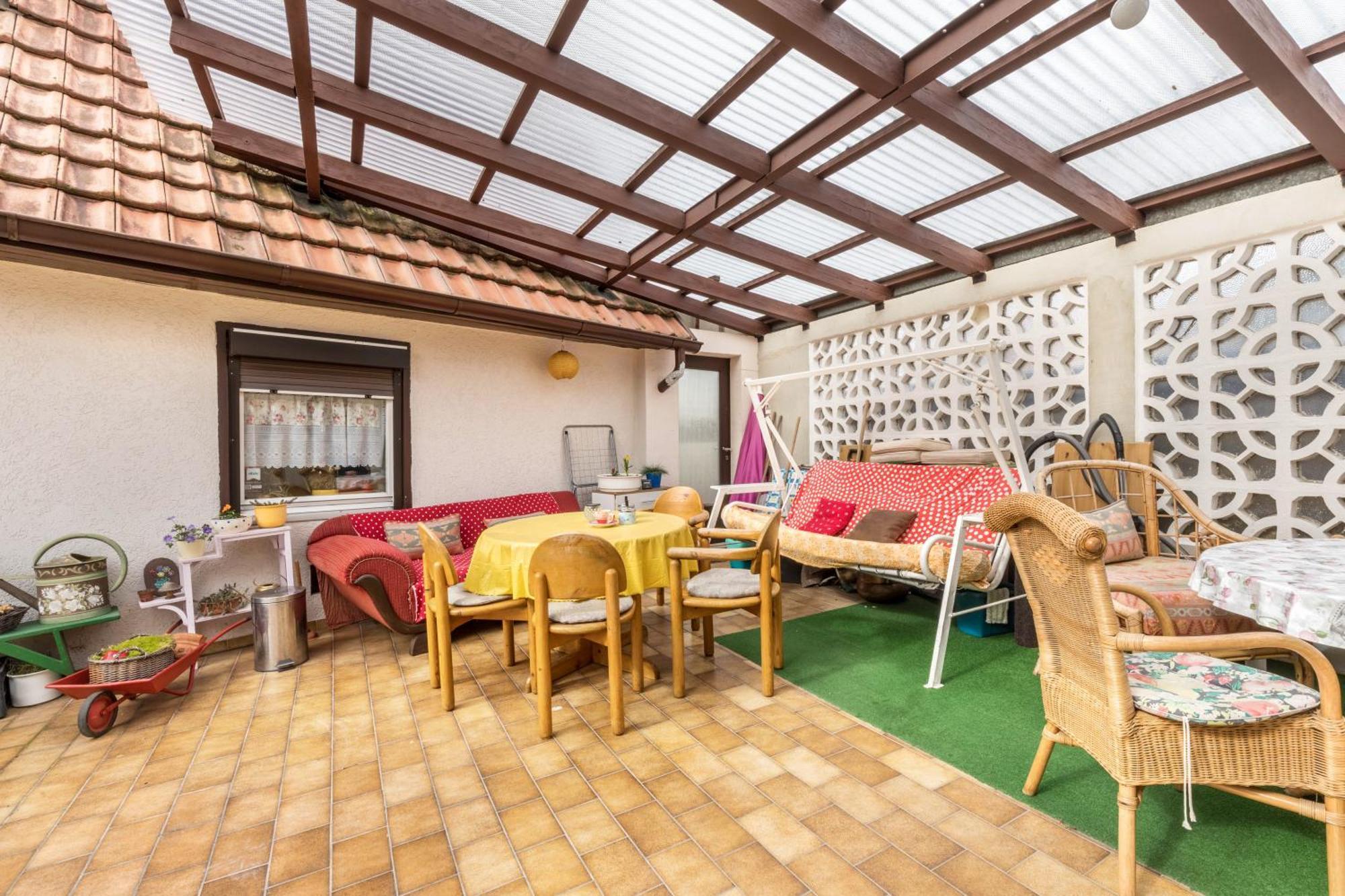 Apartmenthaus Ferienwohnungen Sila Weinstadt Exterior foto