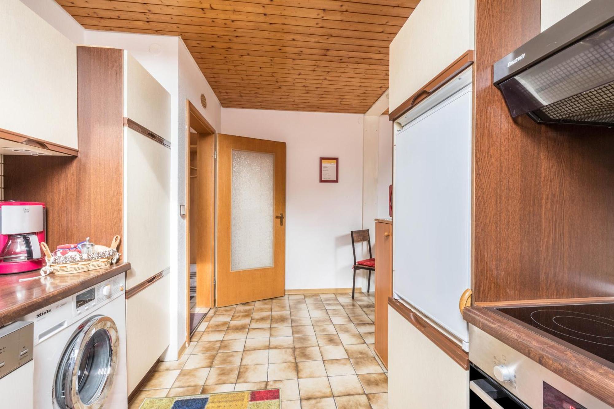 Apartmenthaus Ferienwohnungen Sila Weinstadt Exterior foto