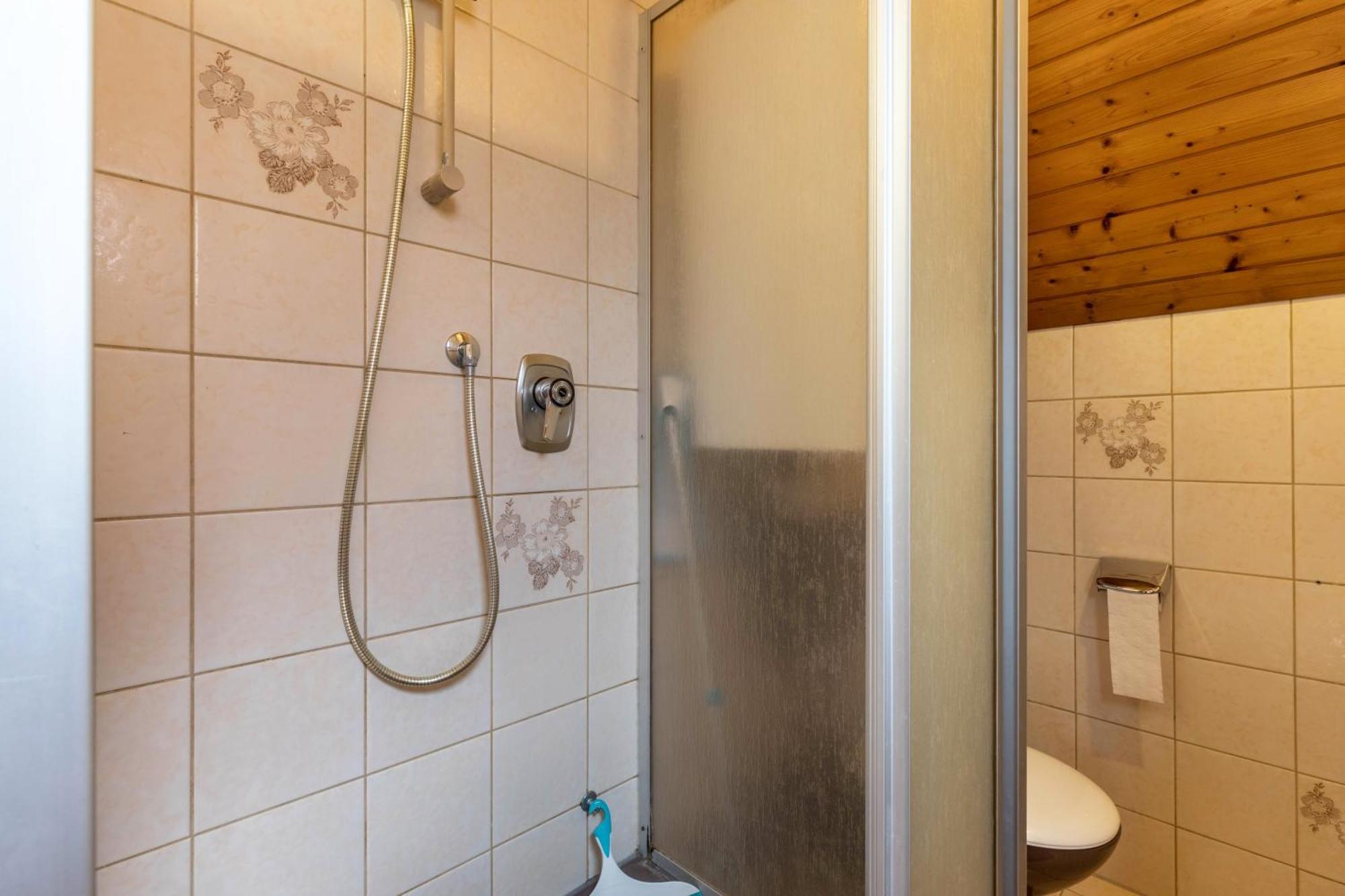 Apartmenthaus Ferienwohnungen Sila Weinstadt Exterior foto