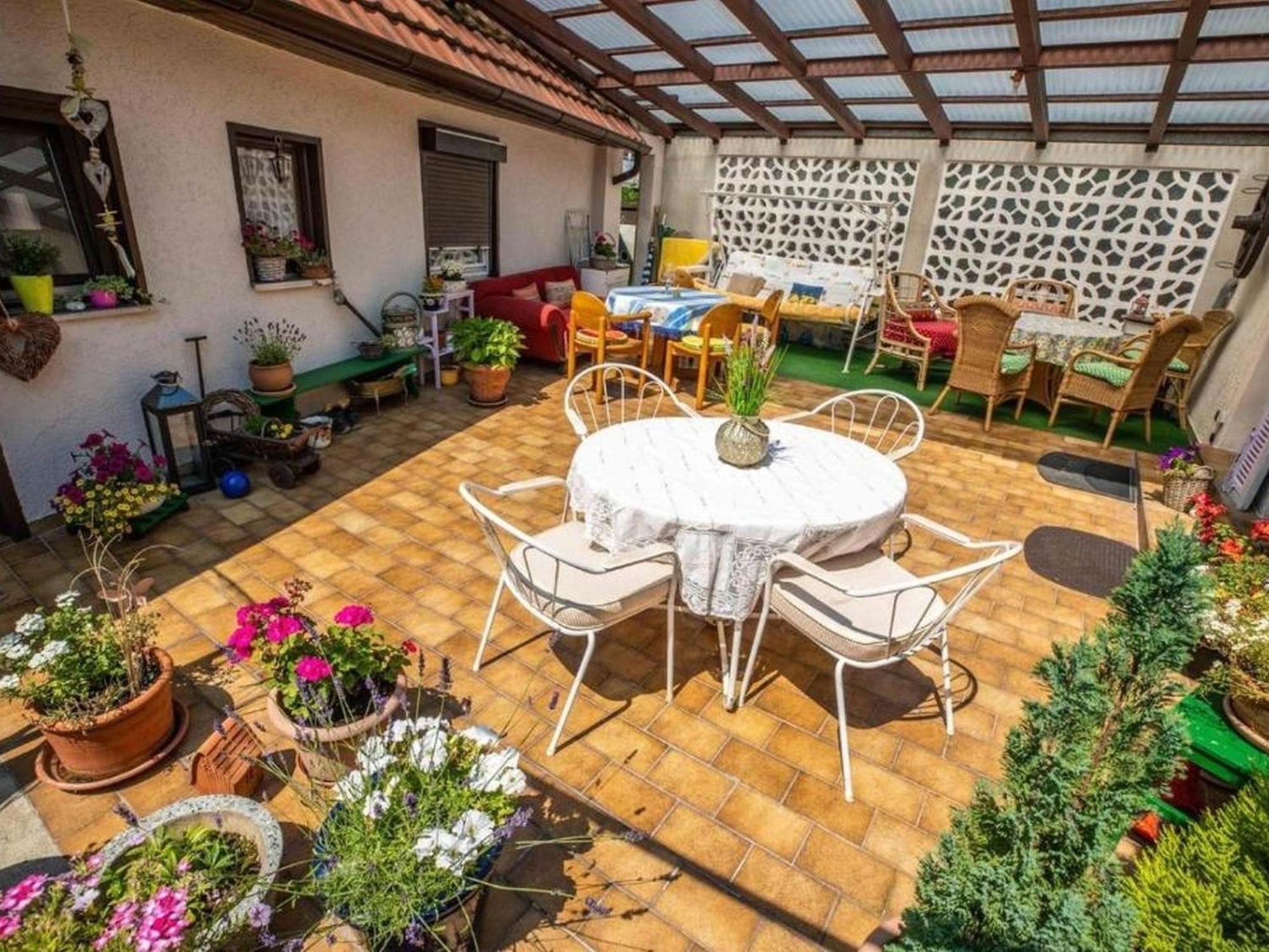 Apartmenthaus Ferienwohnungen Sila Weinstadt Exterior foto